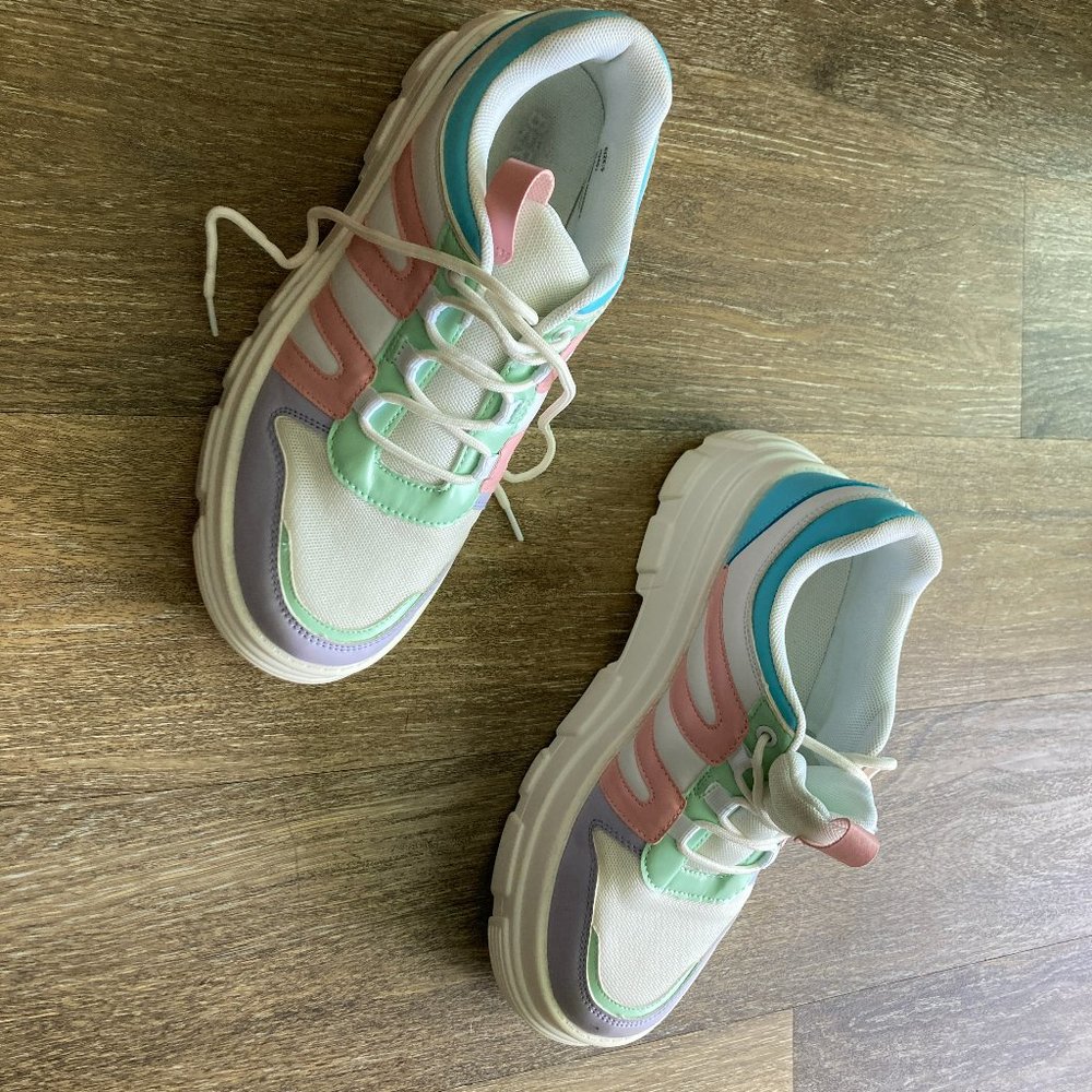 Berness Touch The Sky Platform Size 9 Pastel Sneakers
